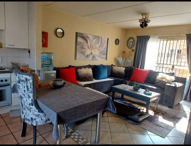 2 BEDROOM TOWNHOUSE FOR SALE IN SONNEGLANS